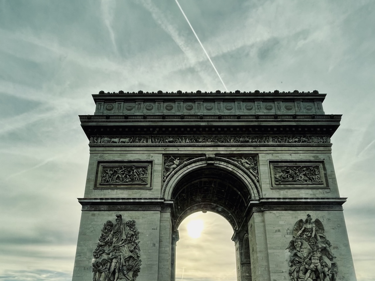 パリ美術館まとめ｜旅行者必見の開館日・月曜・火曜情報と無料開放日完全ガイド