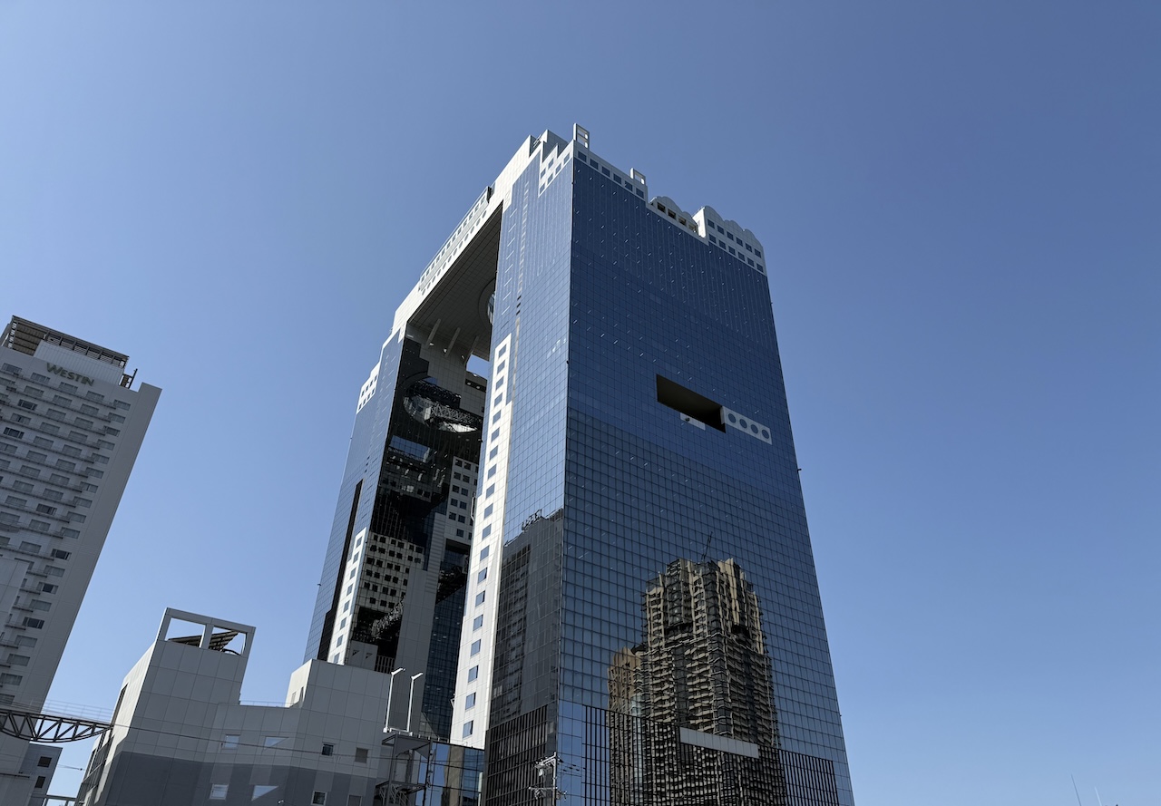 【大阪・梅田】絹谷幸二天空美術館の感想と見どころ｜3D映像と作品に圧倒された体験記